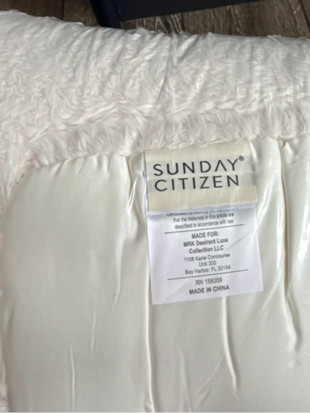 NWOT Sunday Citizen Faux Fur Comforter King/Cal King White/Ivory $480 Retail